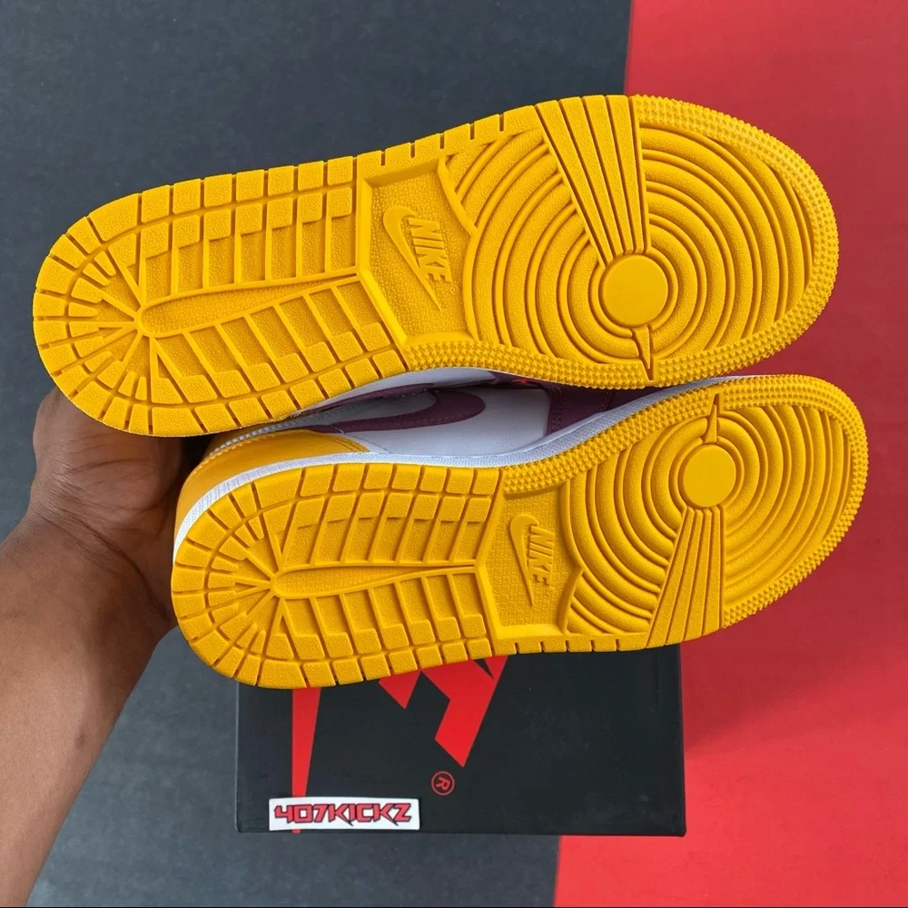 Air Jordan 1 High Brotherhood 💛💜 - Picture 11 of 14